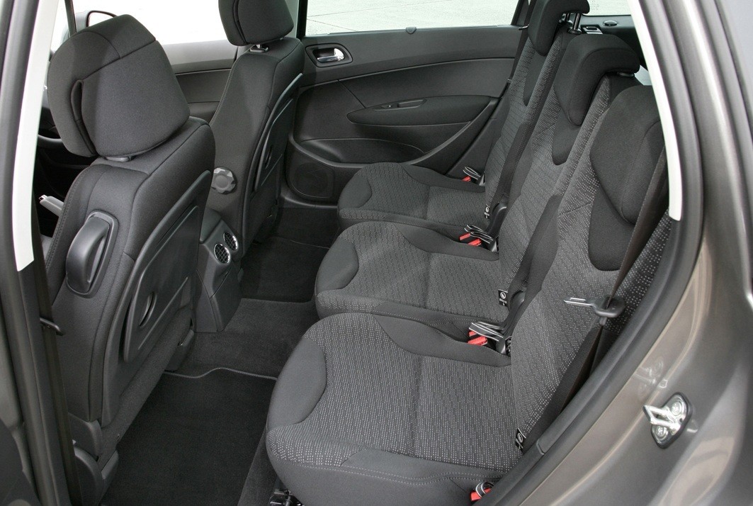 Peugeot 308 2025 sw isofix